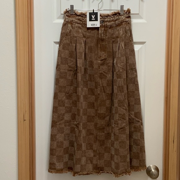 Very J Dresses & Skirts - Very J Brown Checkered Maxi Skirt with Frayed Waist